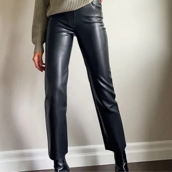 Aritzia Babaton Command Crop Pants Black Vegan Leather Size 6. New with tags - Picture 1 of 3